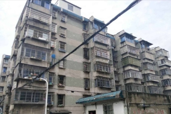 绍兴 任家塔小区内，老小区了，